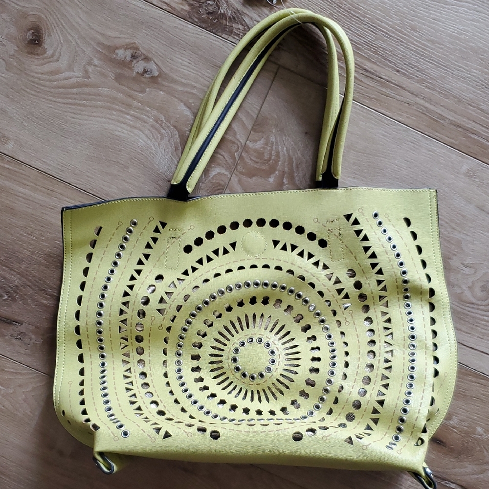 NWT Chinese Laundry Citron Perforated Large Tote Bag With Insert